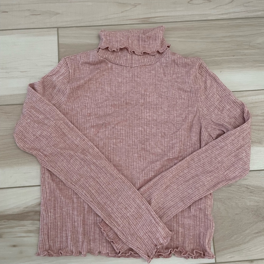 Madewell pink crop turtleneck with lettuce edges